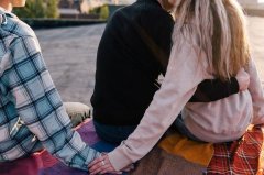 孫小姐丈夫出軌，律秦偵探著手調(diào)查