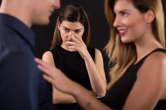 懷疑老公出軌可以委托偵探進行調(diào)查