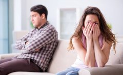 妻子婚后與前任聯(lián)系密切，究竟有沒(méi)有出