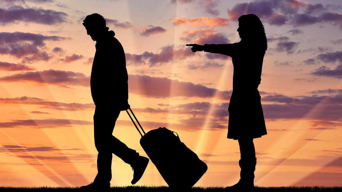 如何預(yù)防婚前一方轉(zhuǎn)移夫妻共同財(cái)產(chǎn)呢？